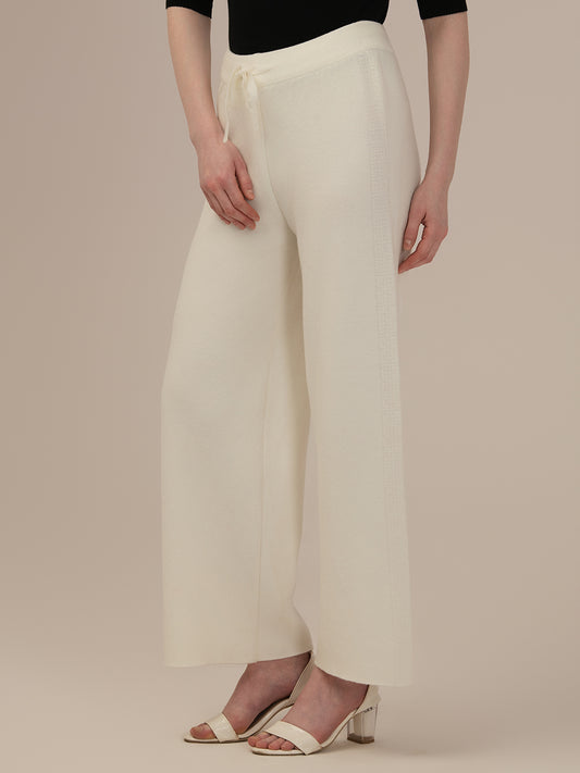 Ladies White Winter Harem Pants – Elegant & Cozy Lower Wear