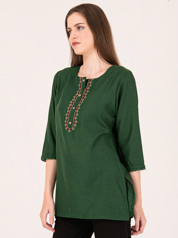 Albion Women Green Smart Top
