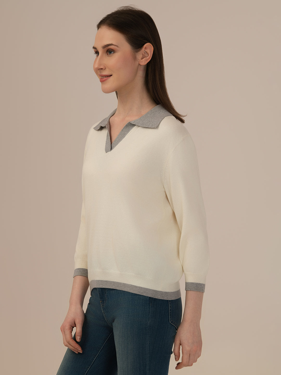 Albion Ladies Cream Winter Sweatshirt – Cozy & Comfortable Winter Wear