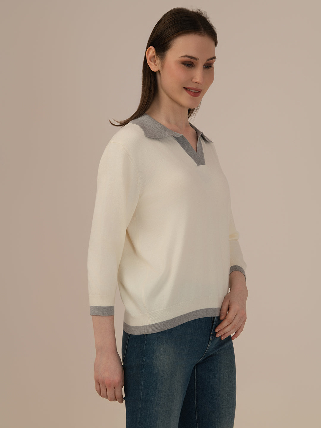 Albion Ladies Cream Winter Sweatshirt – Cozy & Comfortable Winter Wear