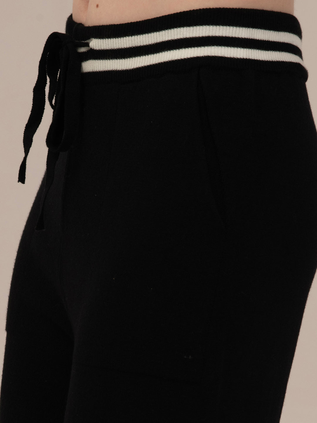 Women’s Premium Winter Top & Bottom – Elegant Albion Outfit _BLACK