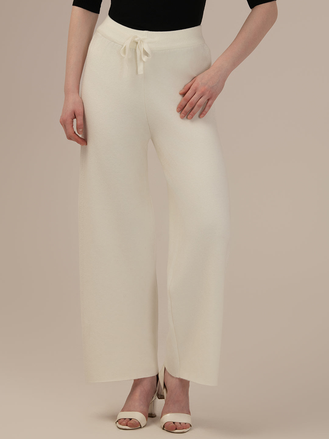 Ladies White Winter Harem Pants – Elegant & Cozy Lower Wear
