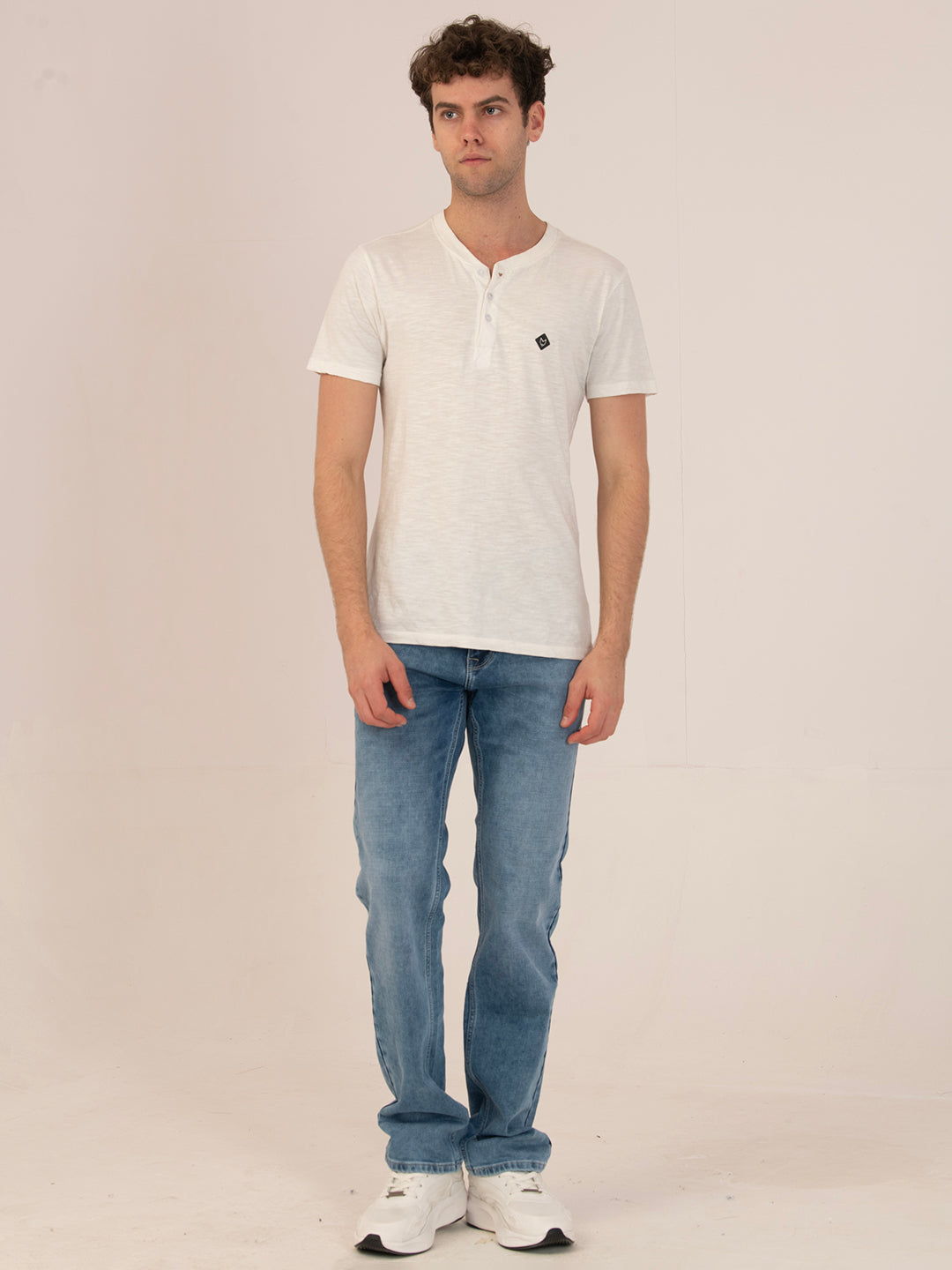 Men’s Classic Slim-Fit Denim Jeans