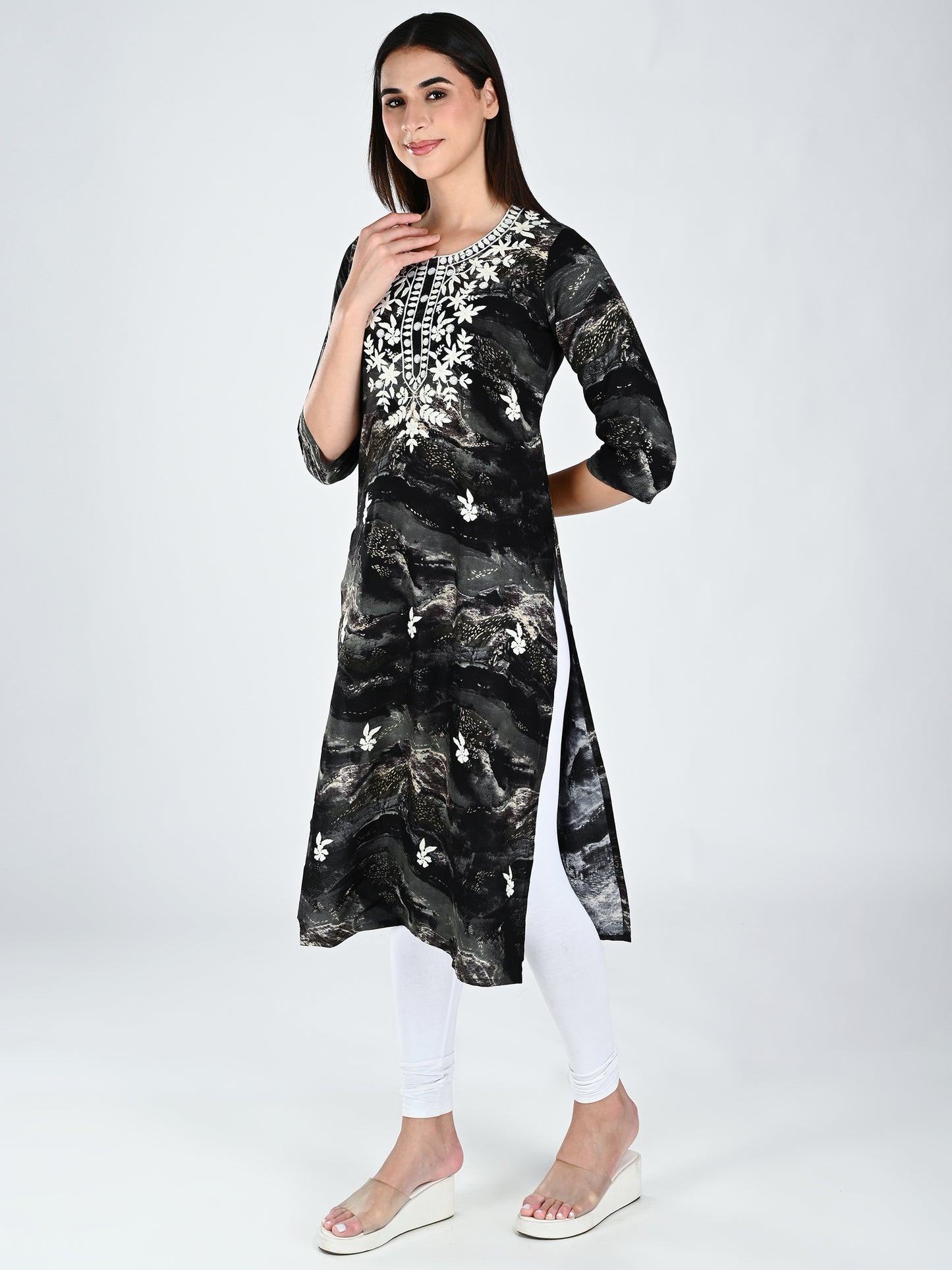 AlbionWomen Black Straight Kurta Comfortable for All-Day Wear