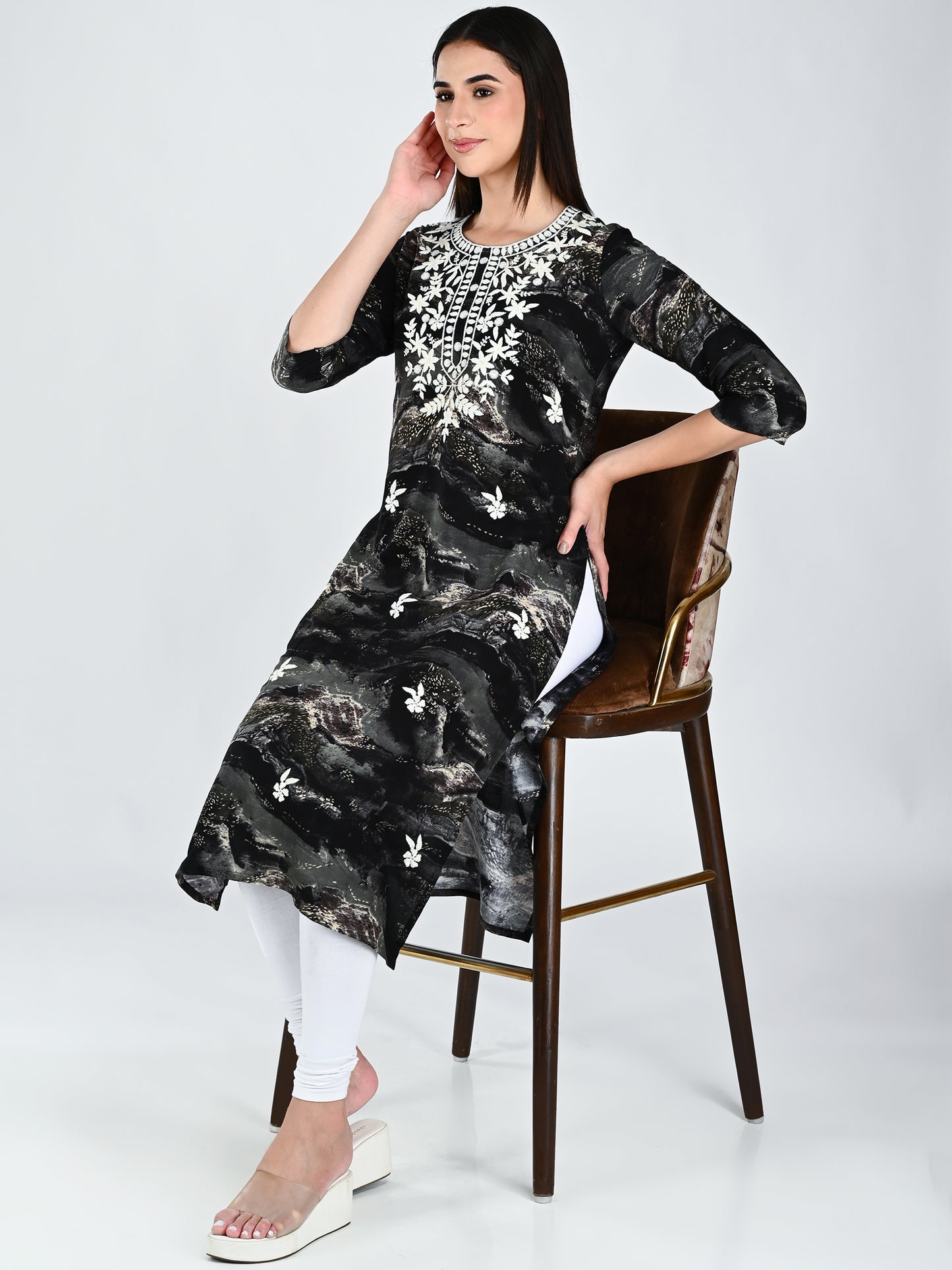 AlbionWomen Black Straight Kurta Comfortable for All-Day Wear